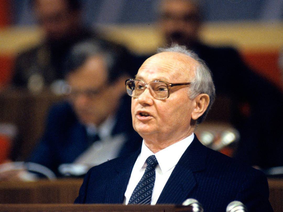 Владимир Крючков, шефът на КГБ